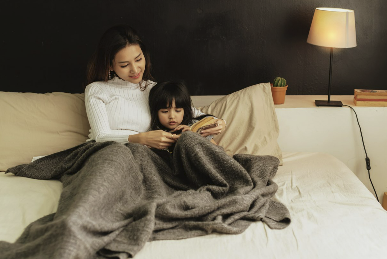 pertanyaan anak, kenapa mata tertutup saat tidur, menjawab pertanyaan anak, komunikasi anak, Bunda, si Kecil